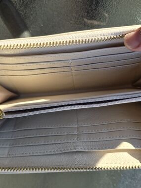 Danier Cream Zip-Around Leather Wallet with Gold Hardware